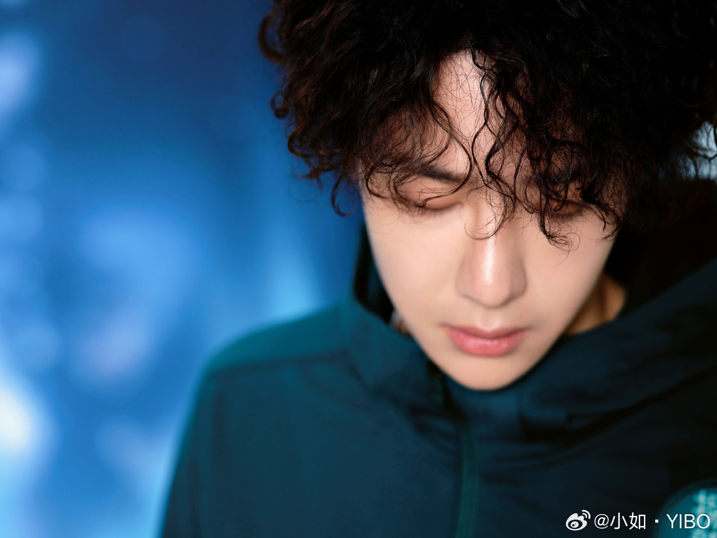王一博[超话]王一博  靠近你就像是靠近了春天，和别人谈起你，是我想你的方式！​
