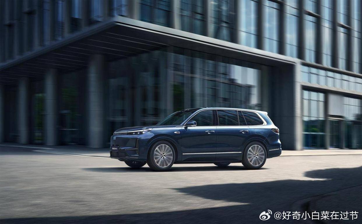 吉利银河M9限时17.38万起，全系标配高阶智驾与雷神电混系统，续航超1500k