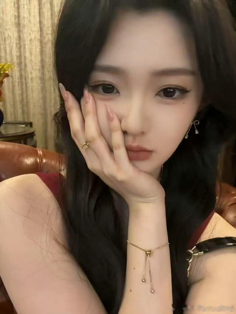 你们短剧观众吃这么好也不说一声短国这是把美女图鉴焊死在屏幕上了吧！甜飒拽姐、温柔