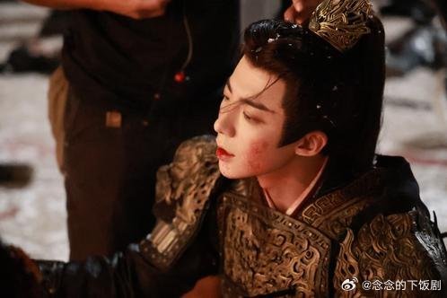我的评分：[星星][星星][星星][星星][星星]第一次见虐男女主还配平的剧《书