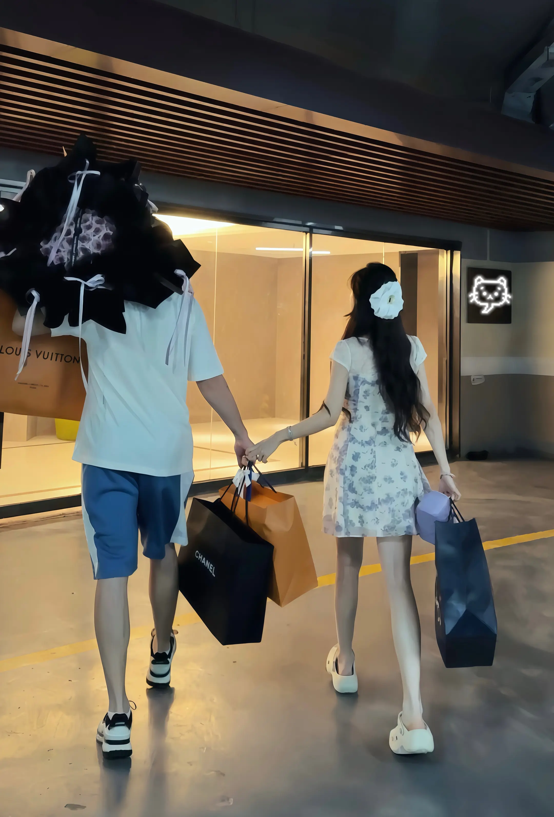 我看着你背影 想开口