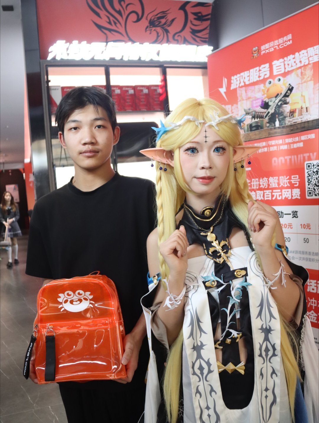 螃蟹五一陪你瓦  就是给大家带来了与众不同的惊喜啊，我们也发现这个螃蟹舞真的是又