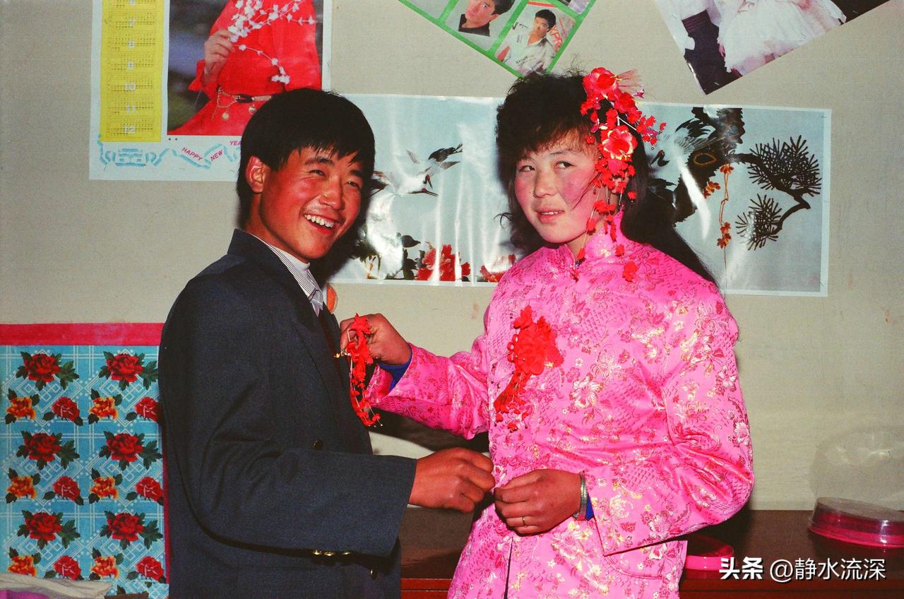 悲剧人生二：换亲（1）
    栓柱的二哥栓金三十一岁，大姐花儿二十三岁，由媒人