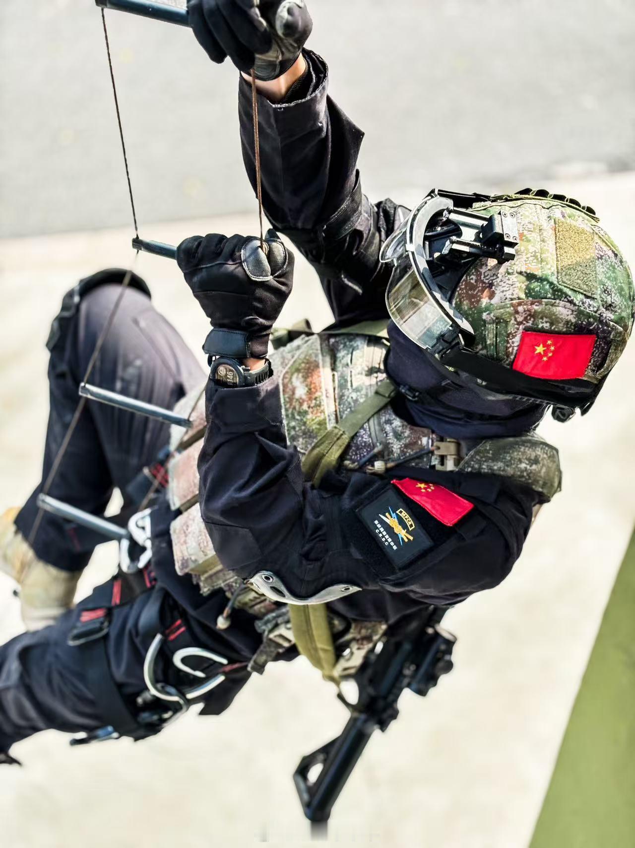 MPCR-C2阶段训练常规内容，轻装及武装攀登及基本确保 