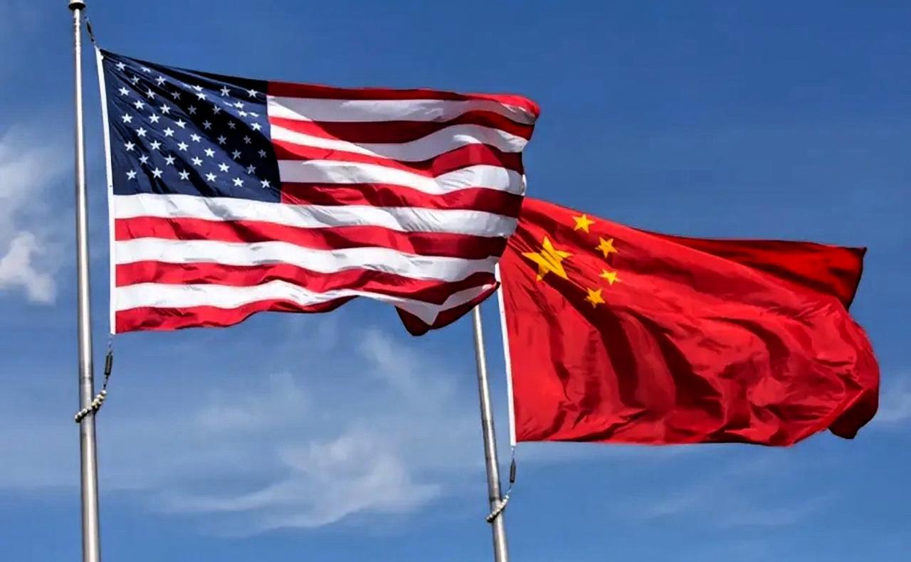 美国欠中国钱不肯还，中国转手把欠条卖给另一个欠美国钱的国家，对方用人民币结账，转