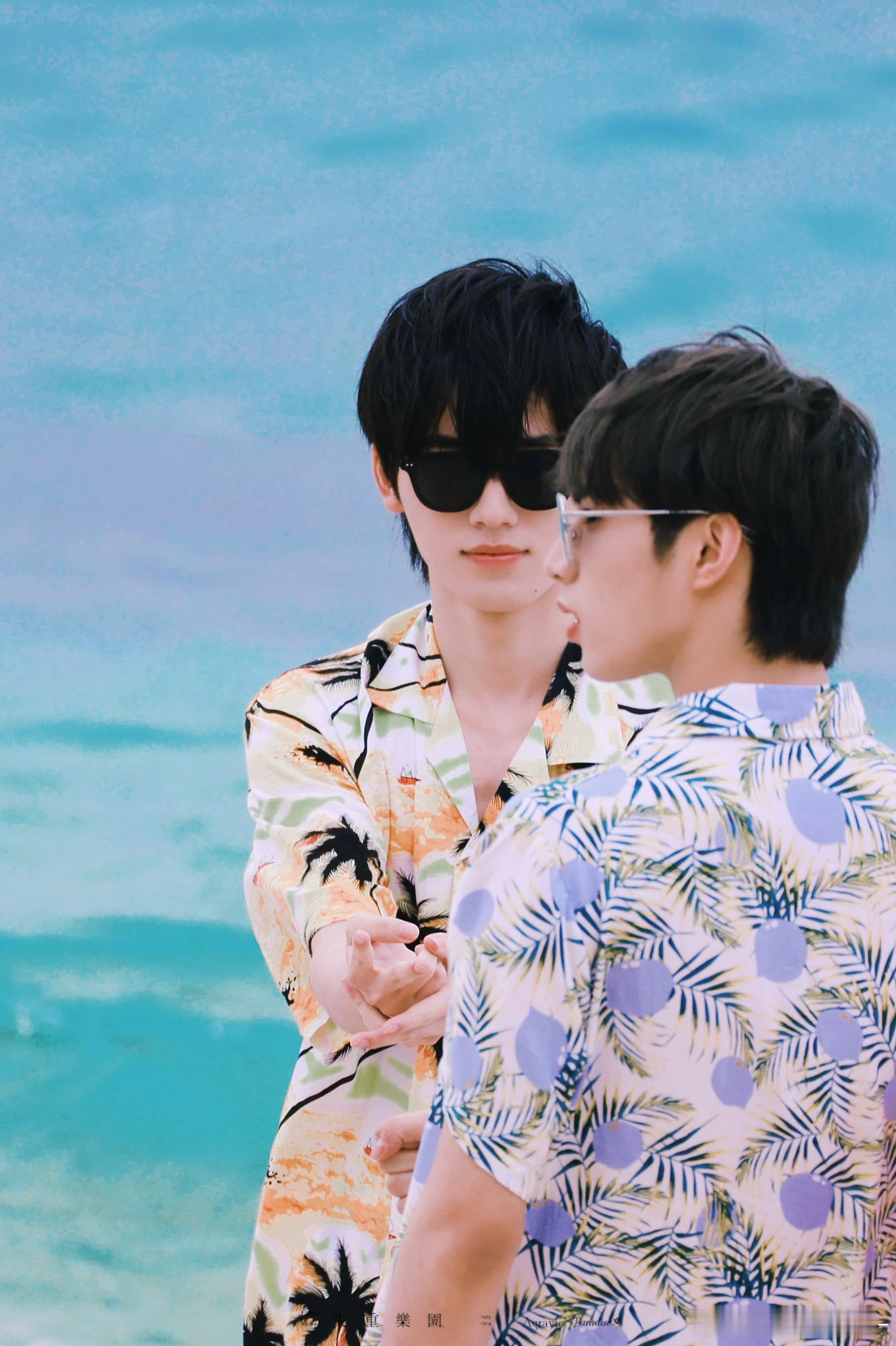 文轩 🐺🐟文轩世界第一初恋 “你爱我还是他~”“换首歌吧 ，求你了”烟花升停