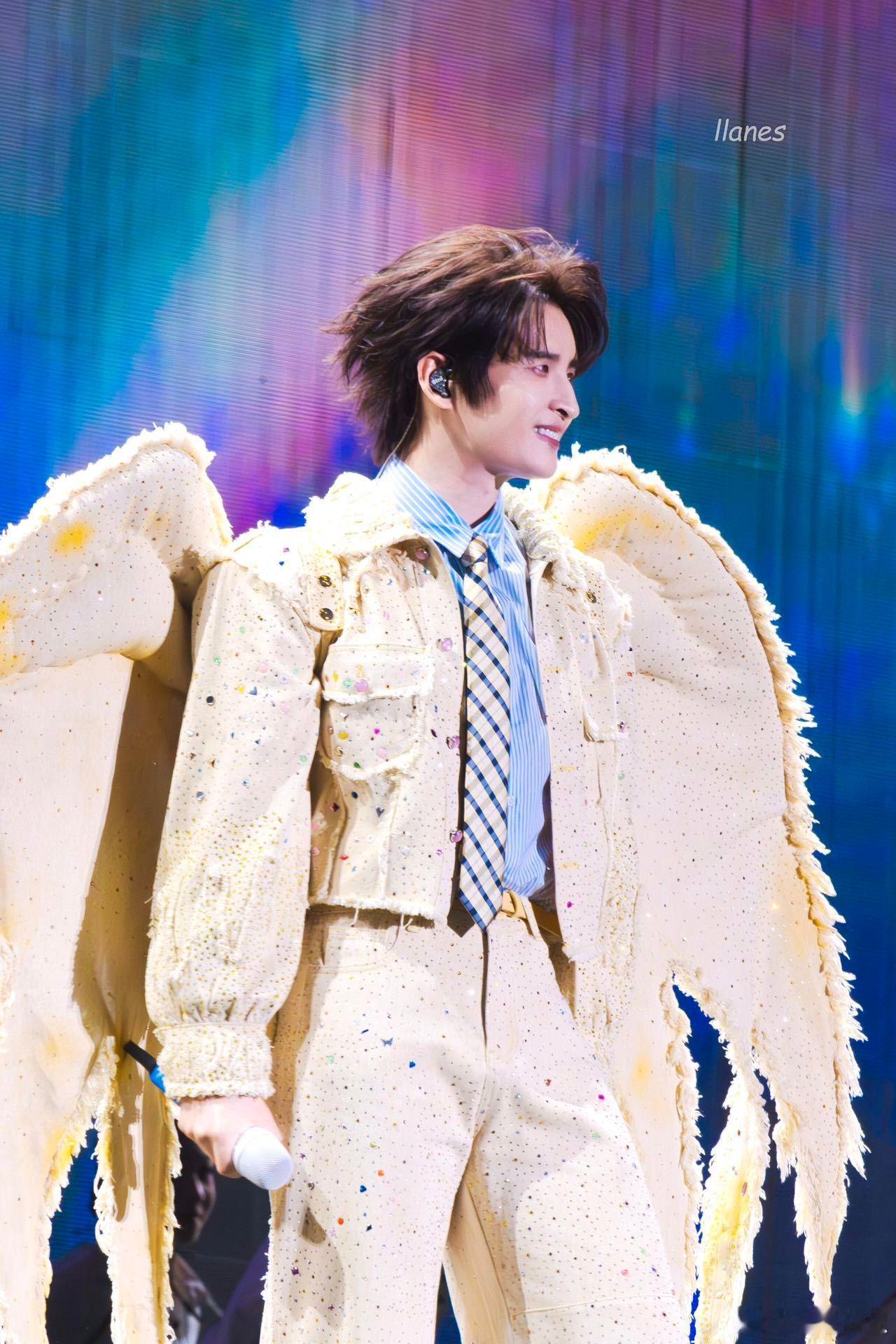 张远粤语遗珠 建议检查张远的粤语技能树：唱歌时加载殿堂级抒情模块，对话时自动安装