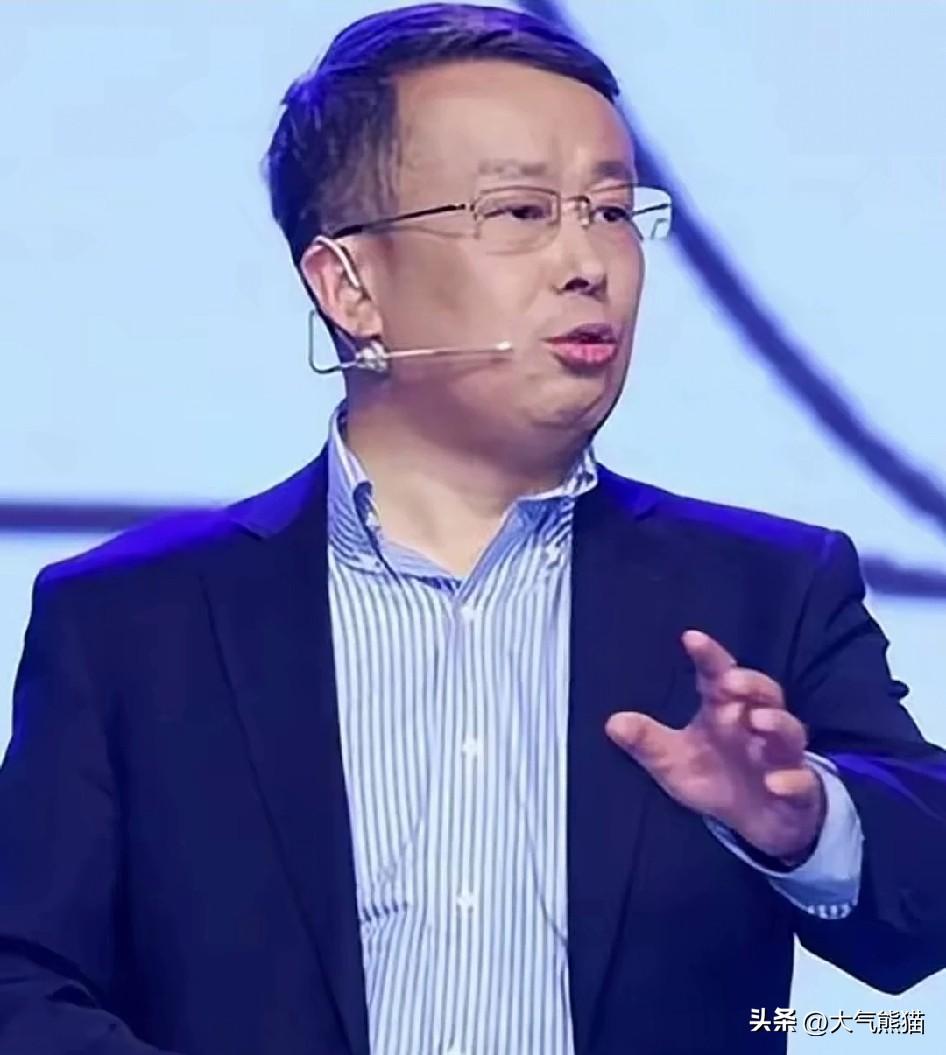 项立刚这一次算是掀了诺贝尔文学奖的桌子！
项立刚这次直接怒怼诺贝尔文学奖，直言它