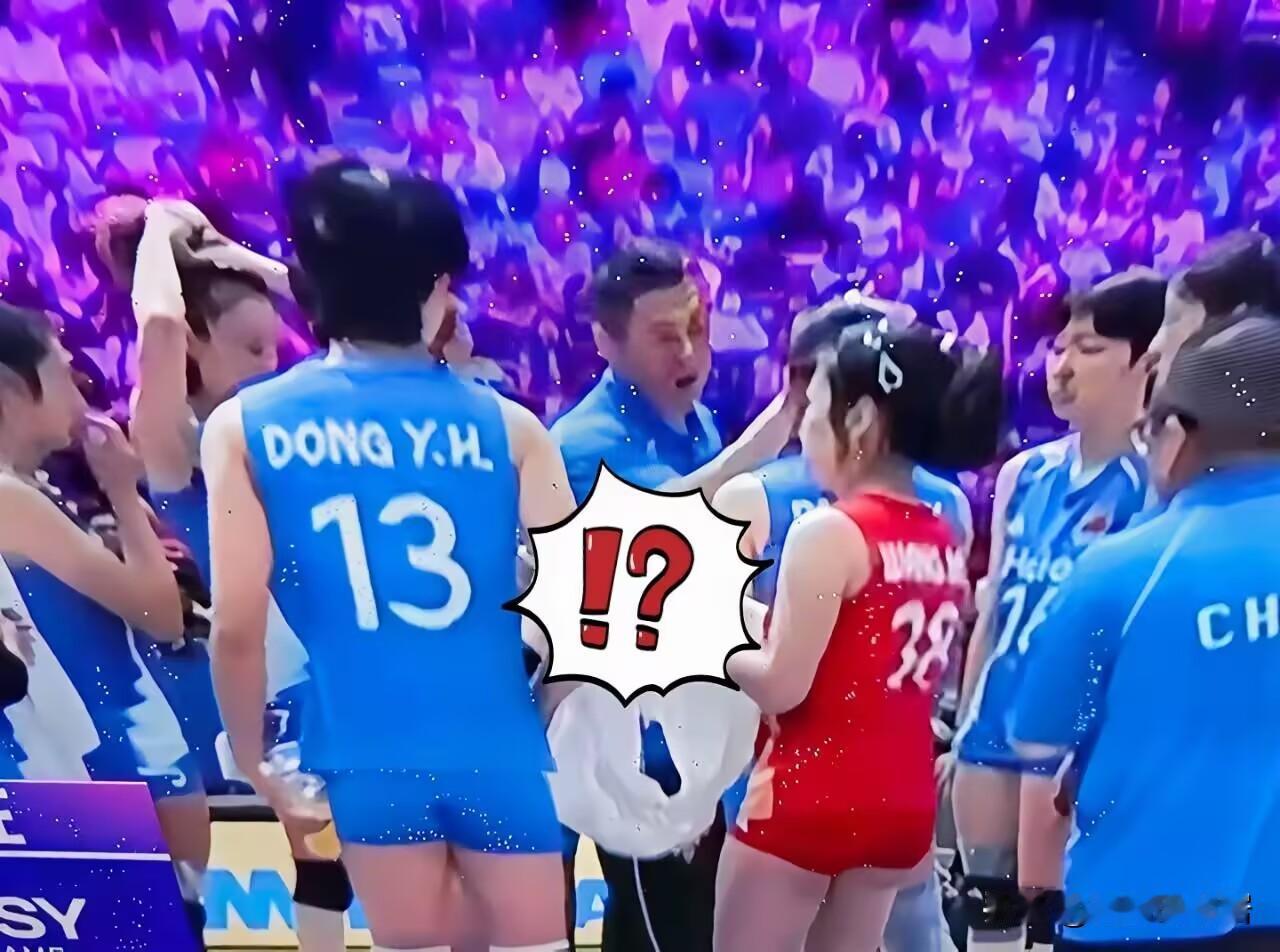 这一幕，比输球更刺眼。
当第四局比分定格在24比26，香港启德体艺馆的空气凝固了