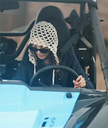 【#绍兴交警回应监控拍到金晨驾车传闻#】1月29日，“金晨被曝疑似涉嫌交通肇事逃