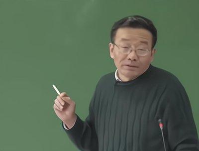 2023年复旦大学教授王德峰表示：“今日之中国纵欲汹汹，各种欲望，各食其能，各谋