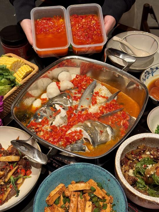 这家“鲜煮”剁椒鱼头真的好顶❗
