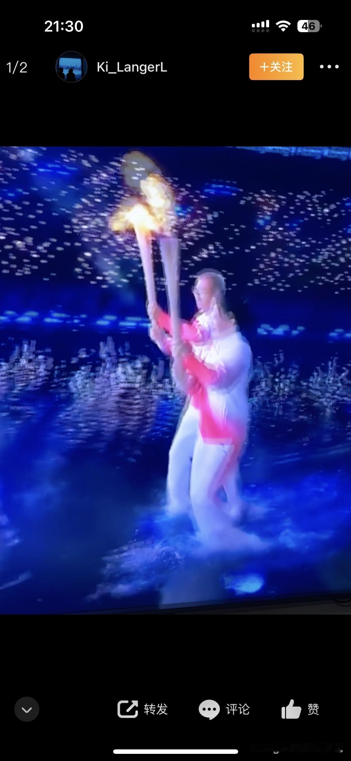 看到一句热评，在广州下大雨我们就这么上班[笑哭][笑哭][笑哭]