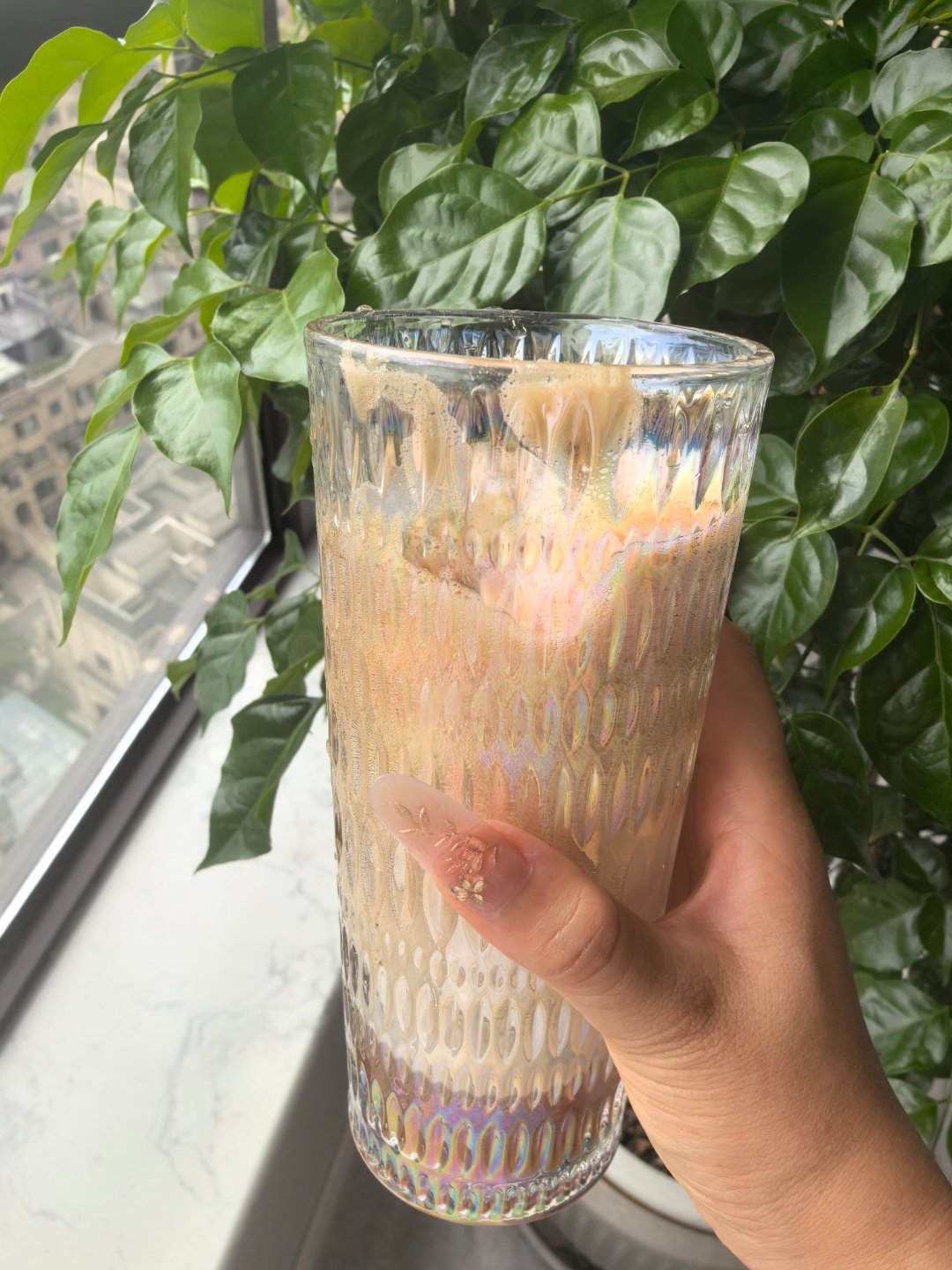 今日coffee了吗？哈哈哈哈。八月红红哒～卖飞不要紧，至少赚到。知足常乐。加油