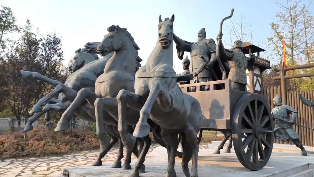 雕塑：三国曹魏车马阵。湖北丹江口市南水北调纪念园内，对各供水城市选取了其著名景点
