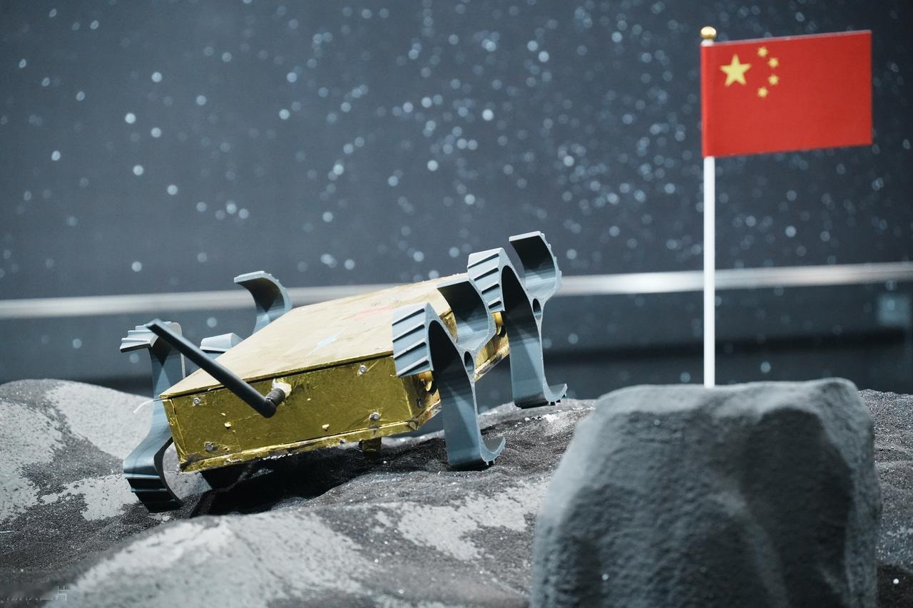 当嫦娥撞上星舰，月球南极要“打架”了。

时间卡得这么准，恐怕不是巧合。
5月2