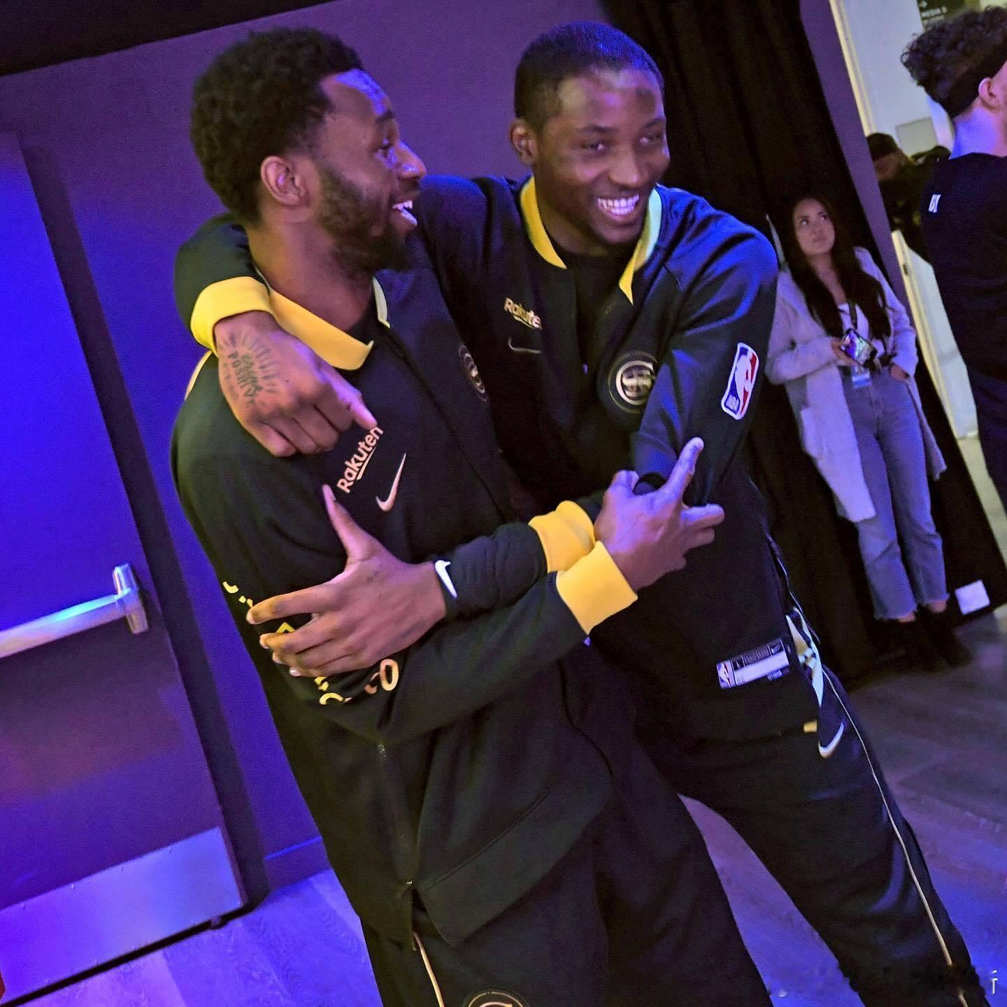 金州基情锋线[doge]#金州勇士[超话]# ​​​