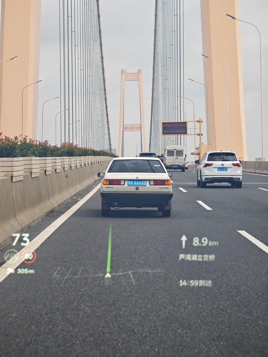 好车牌 好车 一代经典普桑 小时候我爸单位里就一代的普桑 还是手摇玻璃版的 后来