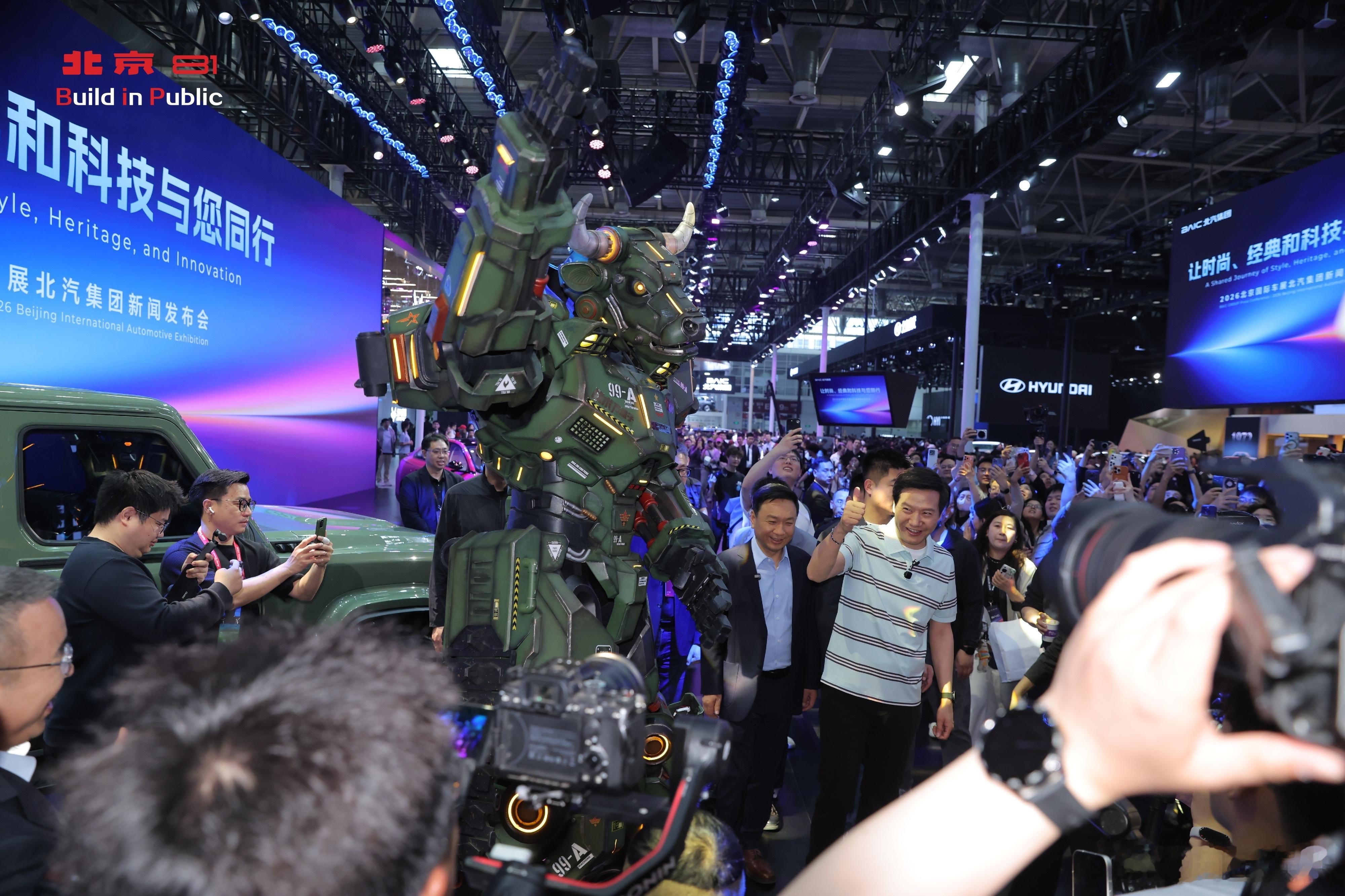 懂车的大佬都选了它✅ 北京81展台曝雷了北京81战术方盒子雷军亲临北汽展台，北京
