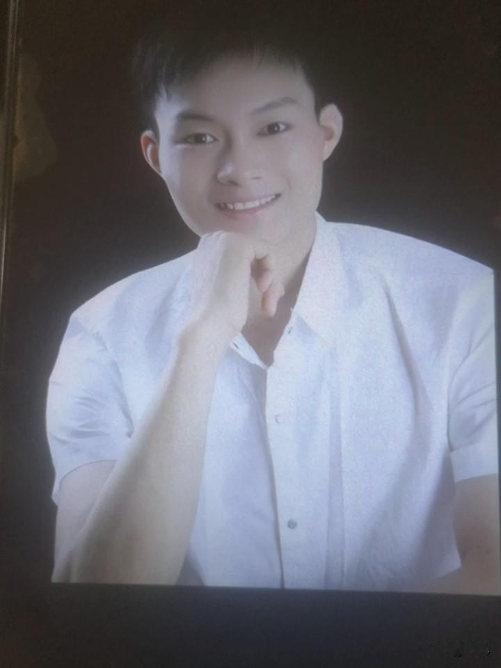 吕军帅，是河南豫剧院青年团一级演员。2O14级硕士研究生。主攻文武老生行当。拜豫