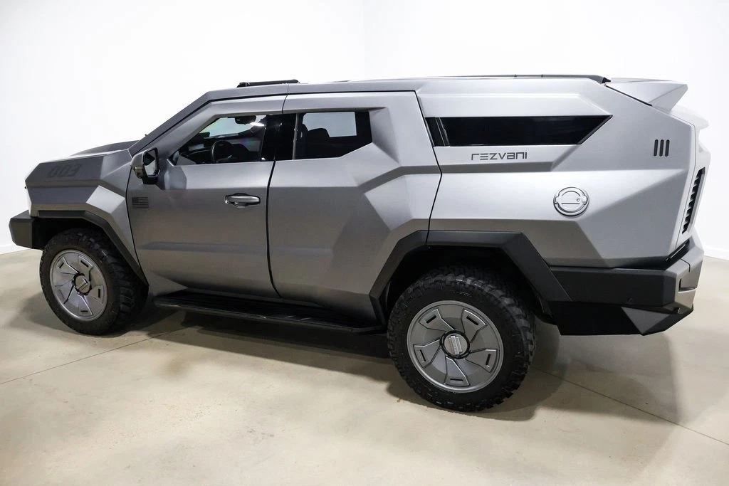 防弹车 Rezvani Vengeance，基于凯迪拉克凯雷德打造的防弹SUV，
