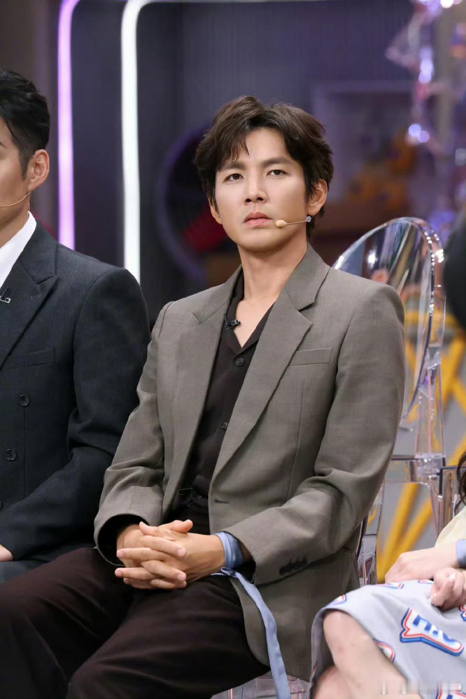 唐嫣回复钟汉良何律这么多年依旧靠谱唐嫣钟汉良互动上了 唐嫣钟汉良互动上了