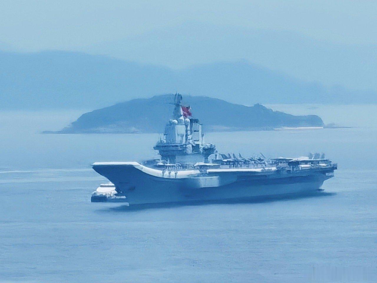 山东舰现场见证杰瑞表示，作为一个地地道道的山东人，我想替我们山东老乡说一句：我们