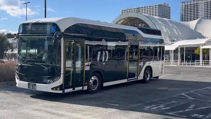 日本豪押氢能源翻车：中国双线布局，这场新能源竞赛谁赢了？
过去十年，中日新能源赛
