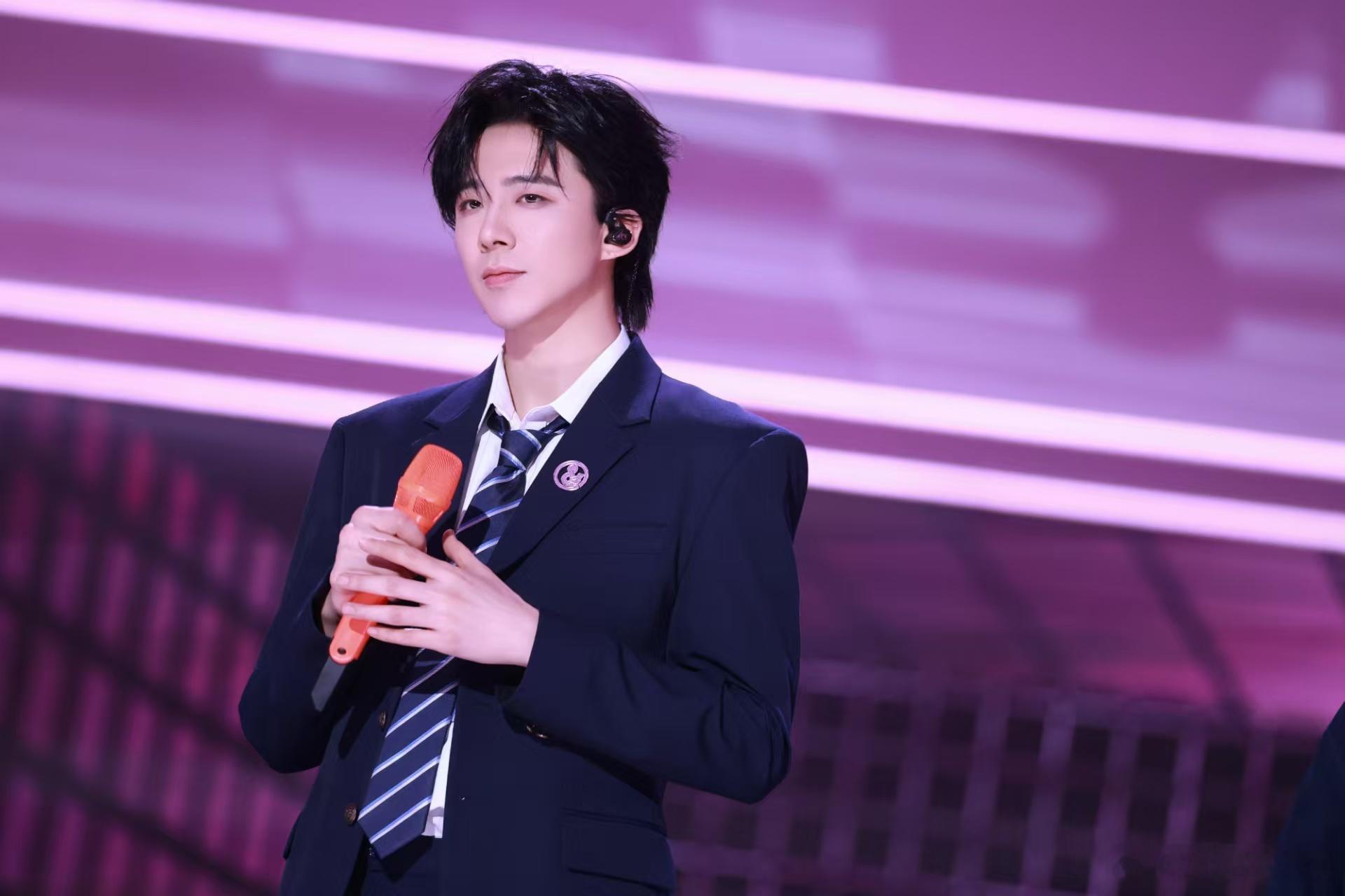 刘宇宁音乐缘计划舞台照刘宇宁宁想成为谁的小孩刘宇宁音乐缘计划舞台照，帅，[可怜]