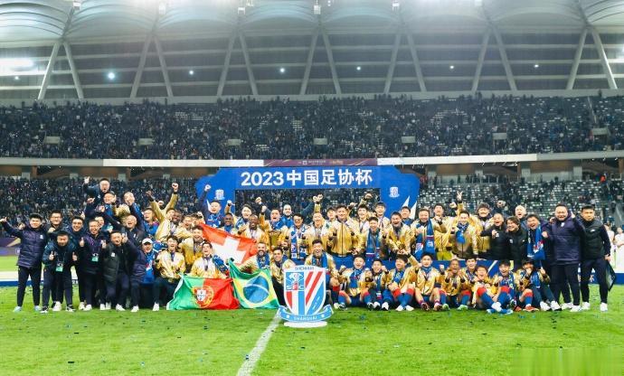 鲍亚雄发文告别申花：有太多不舍，很遗憾没能拿到联赛冠军