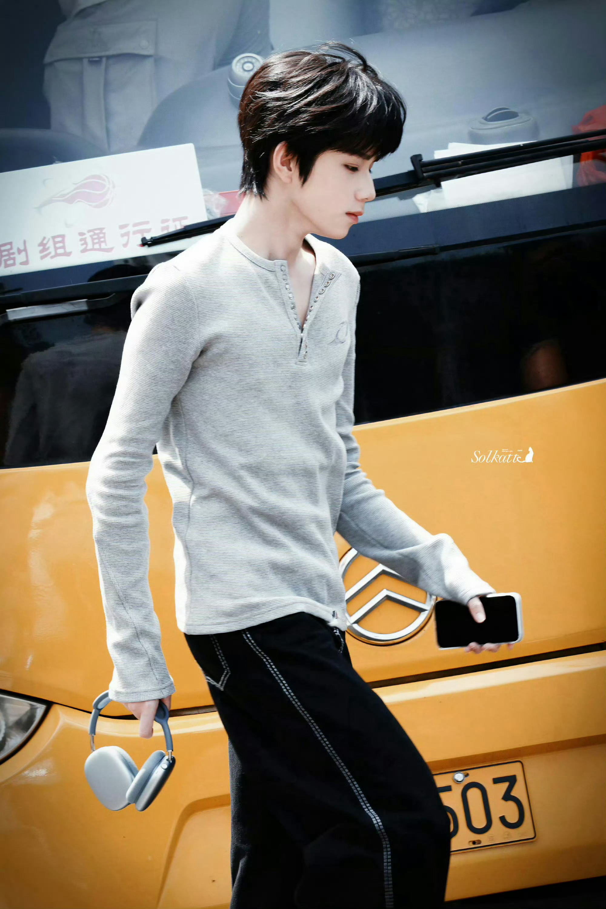 王橹杰 锁骨连肩 王橹杰是老天爷追着喂饭吃的天赋吧！骨相建模脸+将近一米九的身高