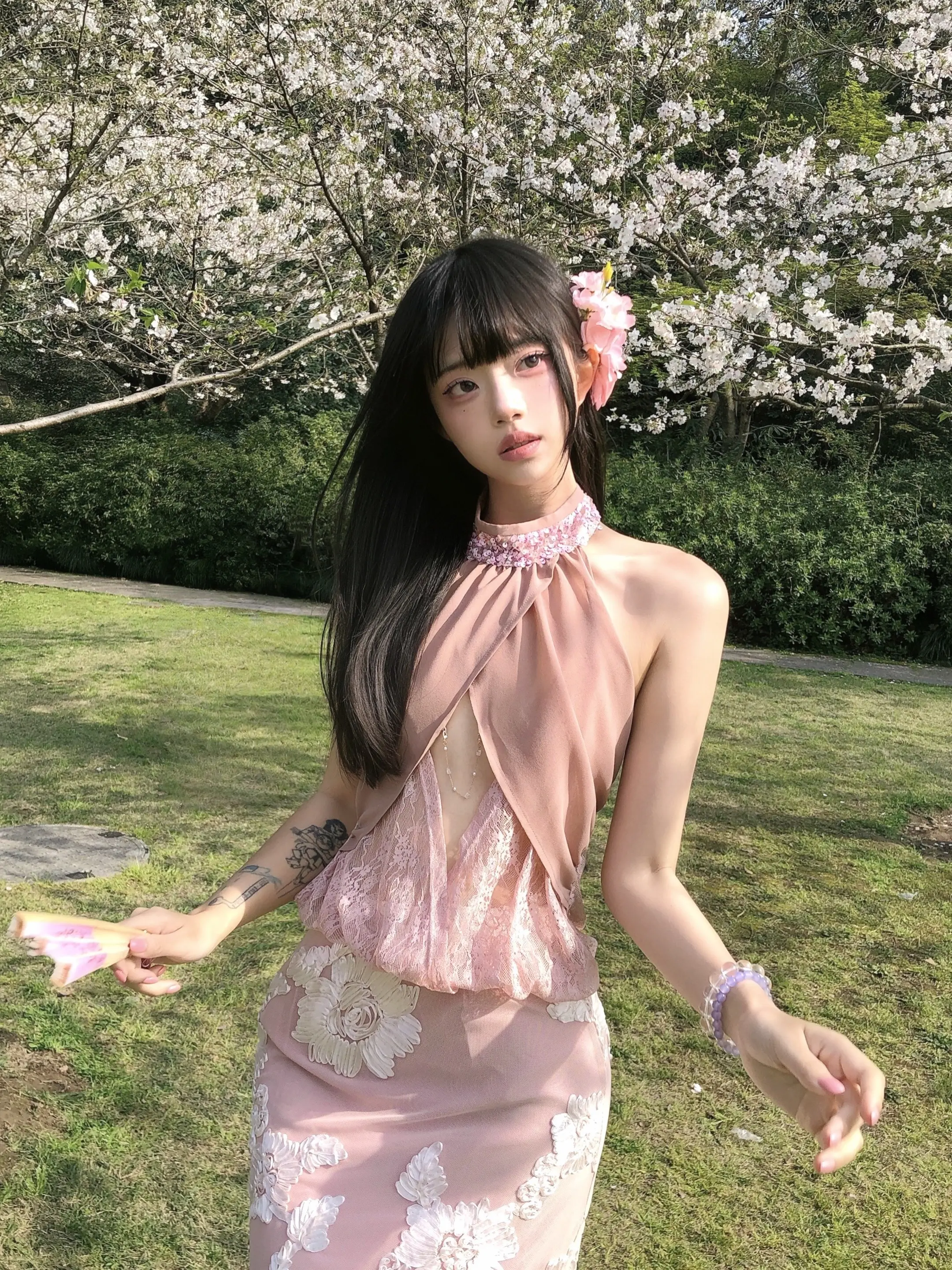 樱花树下 站谁都美🌸。