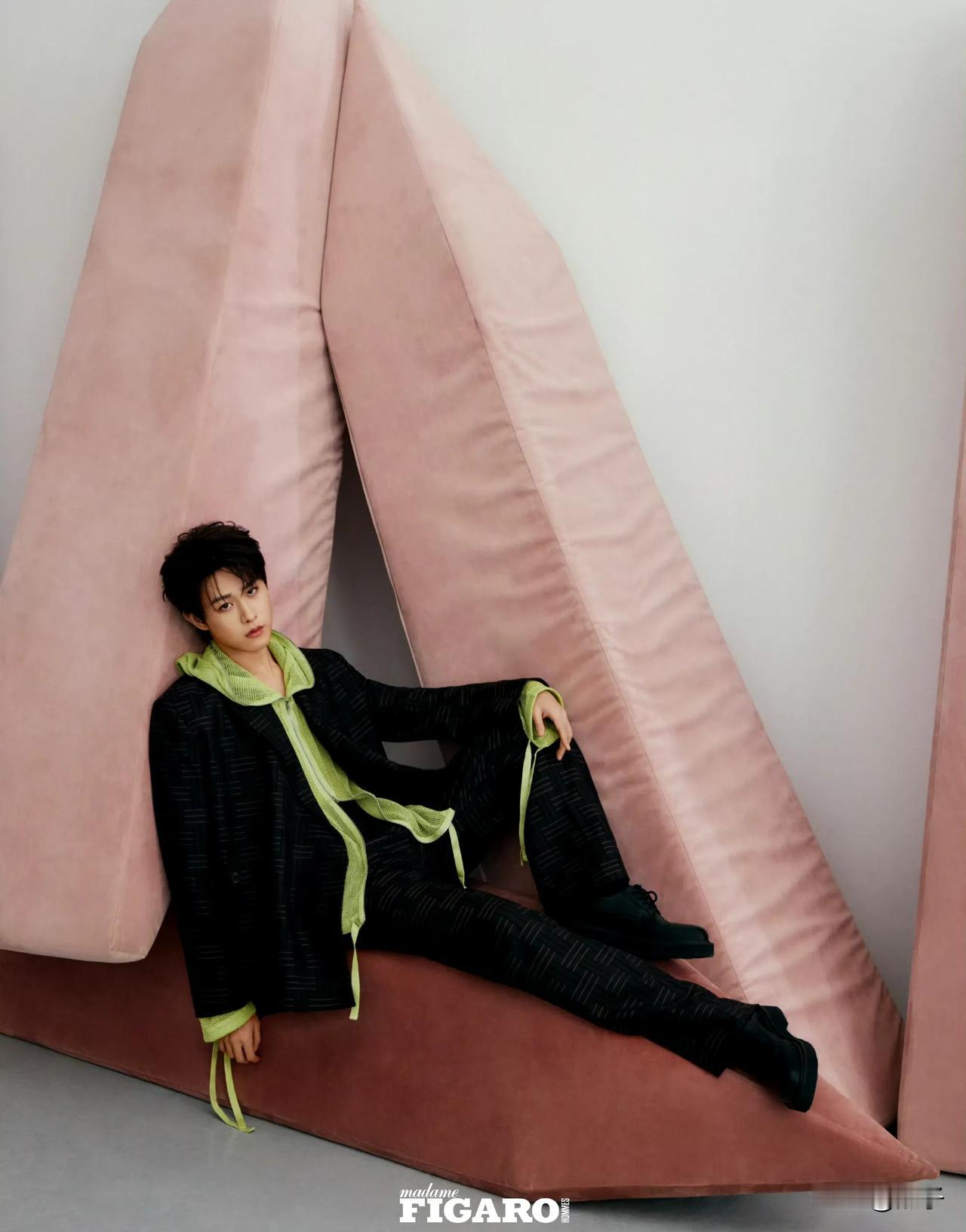 田嘉瑞登上《费加罗男士》4月下封面！巴黎美学大片完整封面大片出炉，田嘉瑞解锁改名