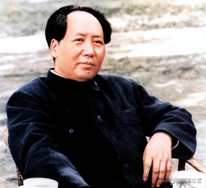 “如果我死后，中国会变成什么样子？”1973年，毛主席问出了这句话，小平同志思考