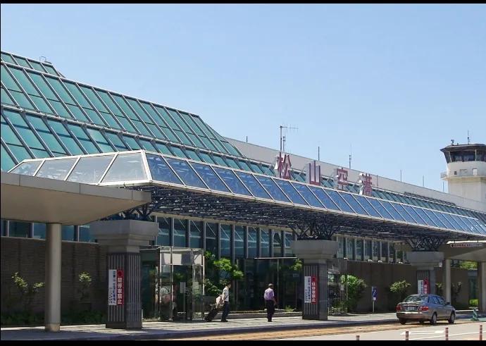 中国国民党主席郑丽文将于4月7月上午10点，在台湾松山国际机场乘坐上海航空FM8