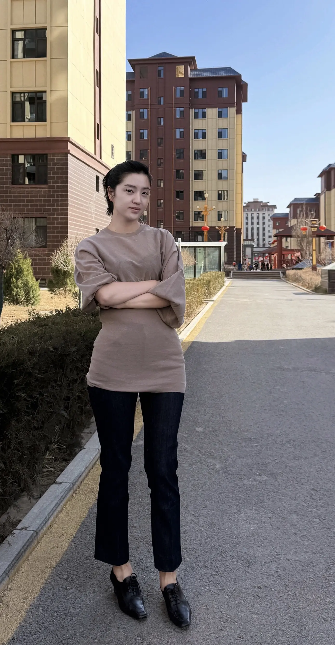 信任是张纸 你揉皱一次我抚平一次 直到它薄的再也经不起一滴泪的重量