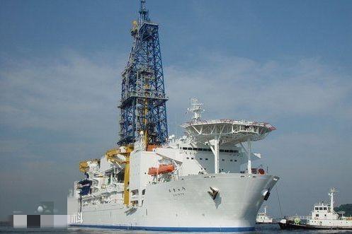 日本这次真是“急红眼”了，被咱们的出口管制逼得要去搞“深海淘金”！

表面看，日