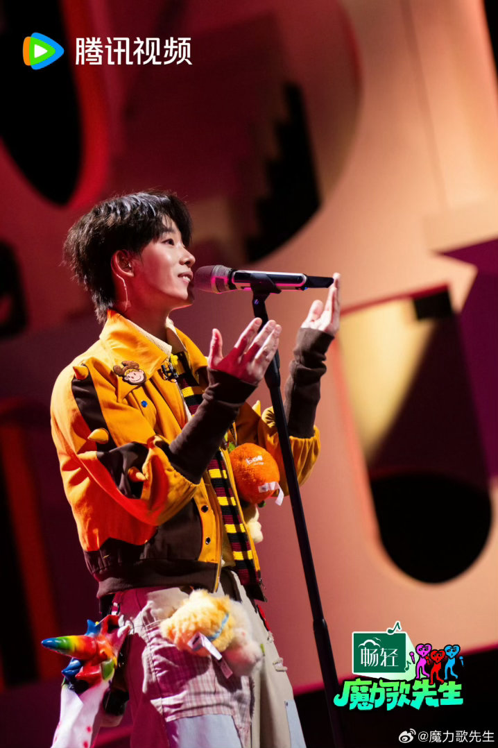 耳帝说内娱音综彻底放下身段了 耳帝说得在理，这节目选曲聚焦短视频热歌、彩铃老歌，