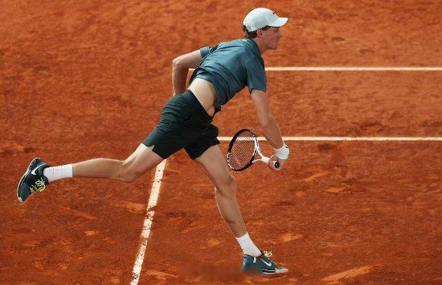 辛纳豪取21连胜ATP1000 马德里大师赛男单1/4决赛，头号种子辛纳挽救全部