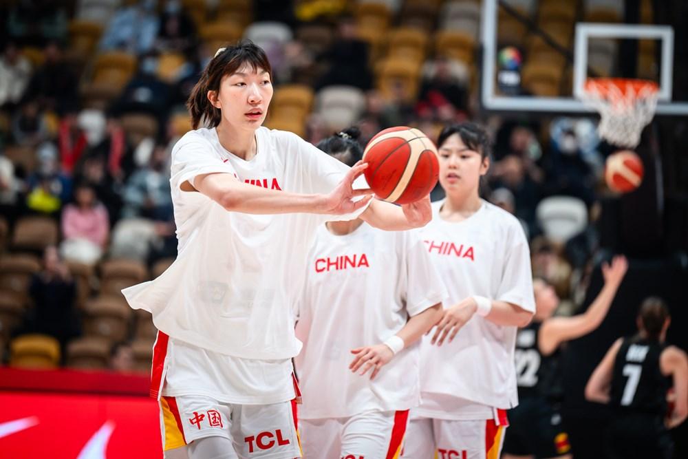 天神下凡，韩旭无所不能。
2月8日，中国女篮在奥运会预选赛的第一场比赛，迎战对手