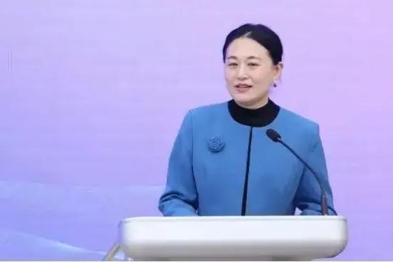 在网上看到北京一高校的教授张爱玲去世的消息。一则报到称″遭遇意外离世的”，另一则