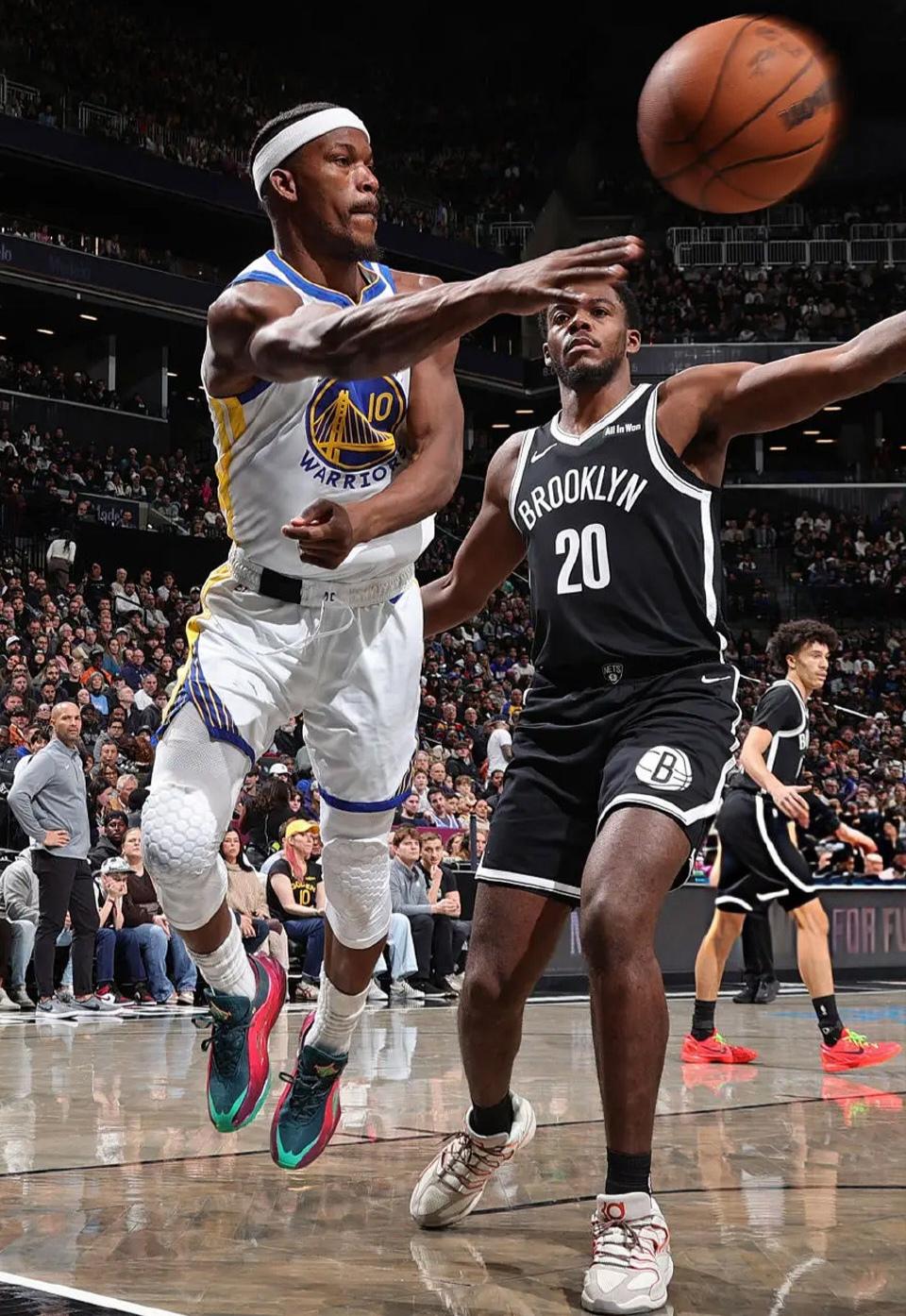 科尔大面积轮转奏效了！勇士险胜篮网，功劳属于替补。
离谱！勇士经历四节奋战120