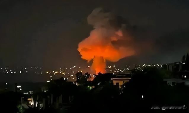 很无奈地，中国这两个邻国，大打出手了。一个是巴基斯坦，另一个是阿富汗。看图片和视