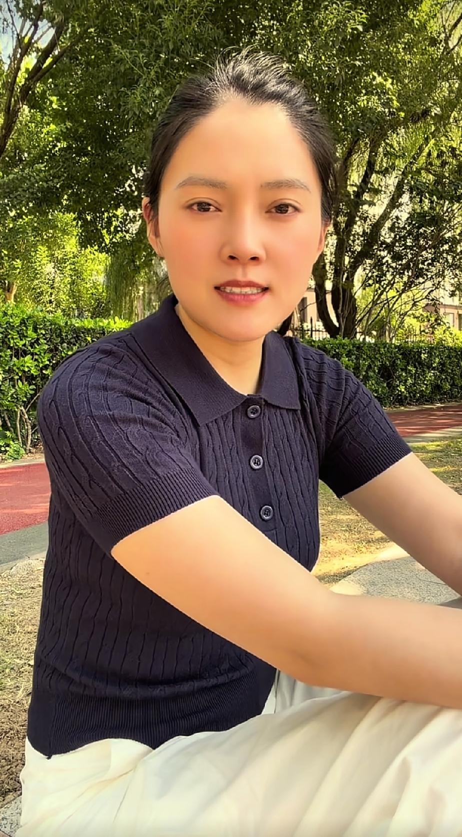 蓉儿讲述坎坷过往，历经风雨相信人生可以逆风翻盘
 
蓉儿更新视频，向还不够了解自