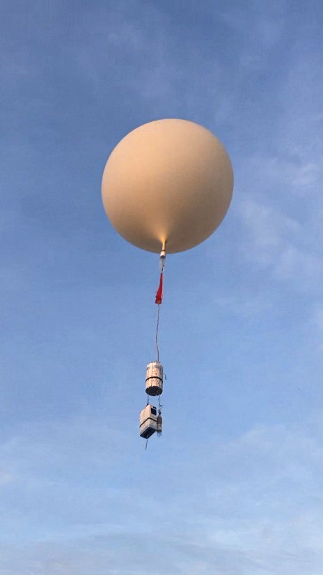 每天认识一件兵器 今年早些时候在美国南达科他州，英国国防部成功测试了无人高空气球