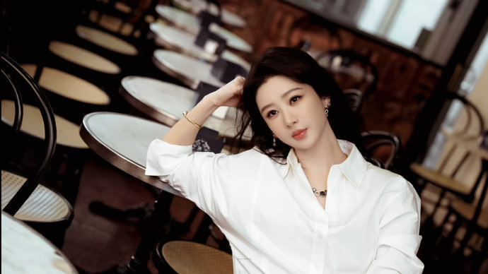 杨紫玉兰花开君再来 💜杨紫董竹君 我许你红装十里，一里流水戏途，渺沙迟寄，花栀
