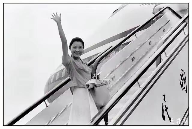 1981年，才19岁陈冲正当演艺事业很火时，她脑子急转弯要到美国留学深造。

青