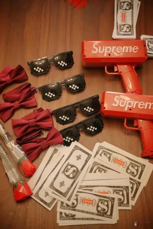 公务员参加王婆说媒炫富？官方回应 公务员参加王婆说媒还炫富？官方回应
春节期间，