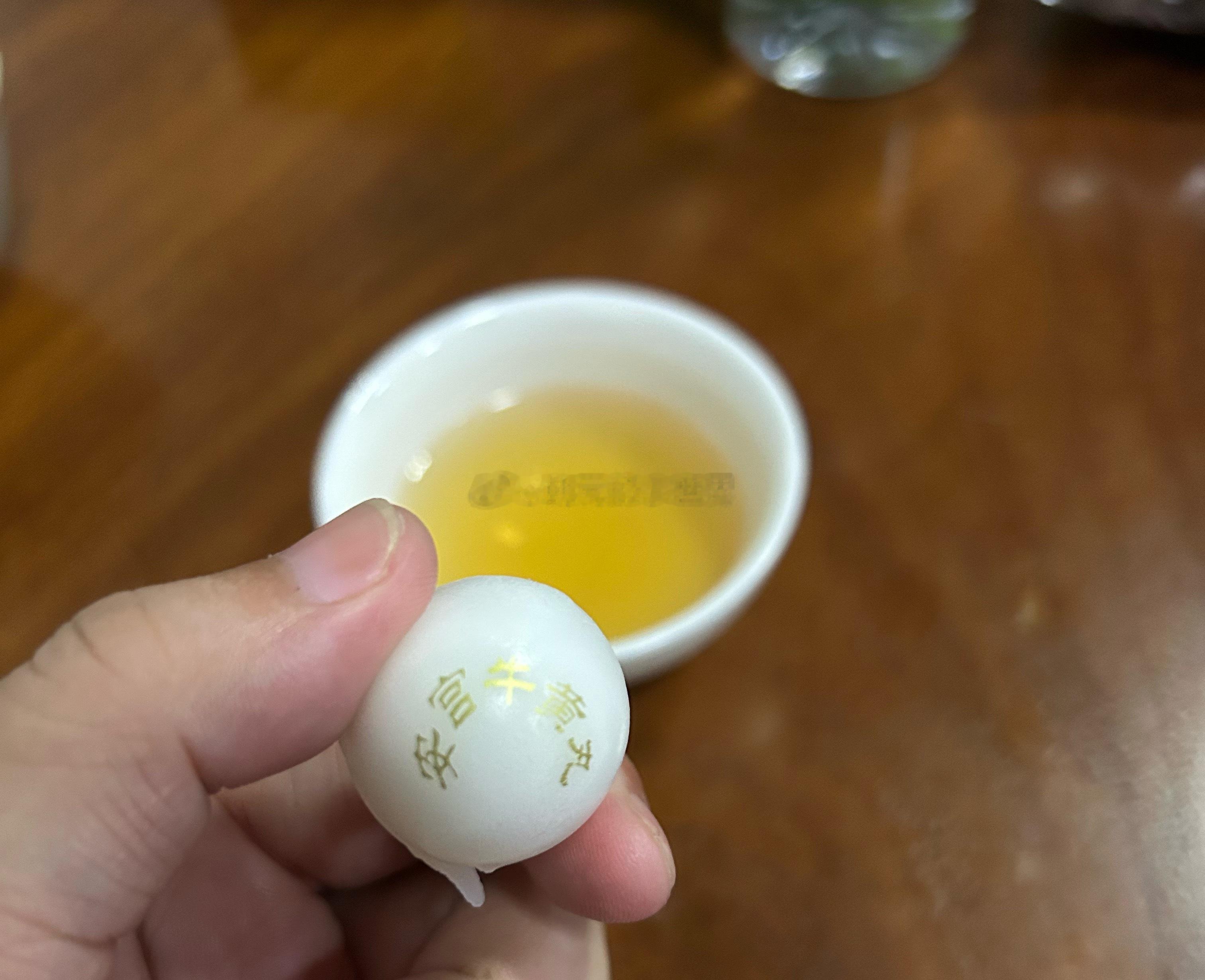 忘了今天是夏至，老师跟我说今天夏至，要不要吃一颗安宫牛黄丸解一下热毒，这是我第一