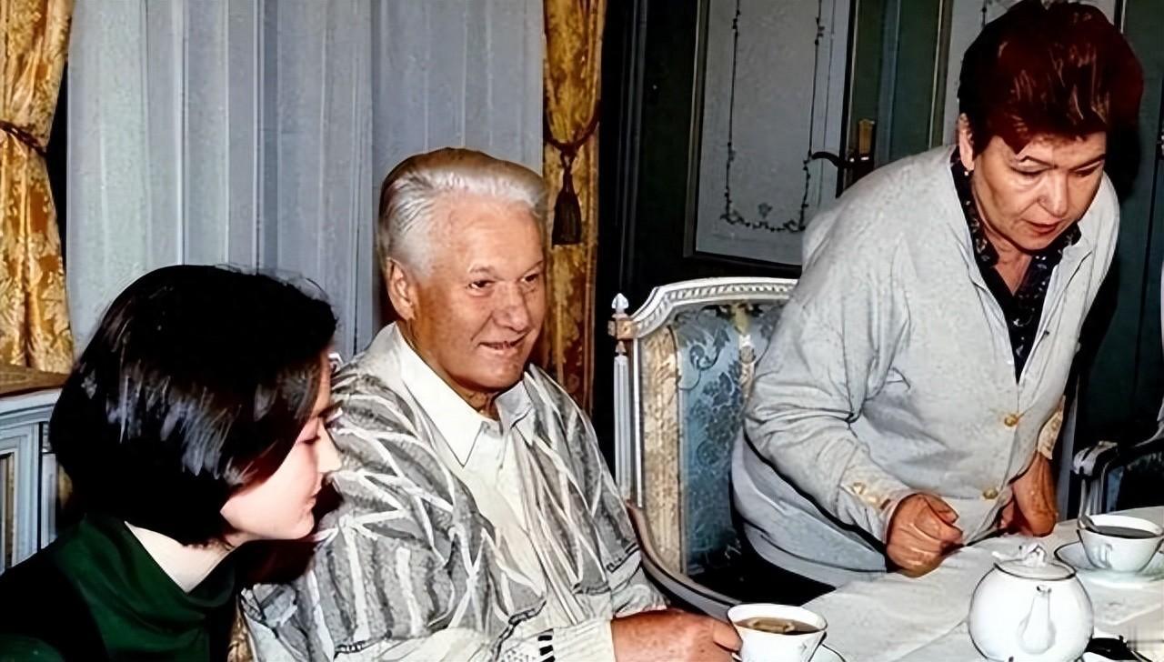 生活由普京担保，来中国疗养，叶利钦人生中最后那8年过得怎样？
 
1999年的最